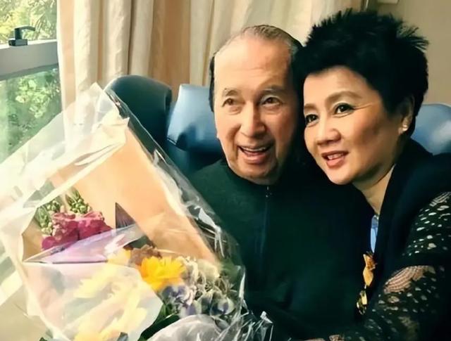 新澳门开奖结果记录历史和两个女首富杠起来了与两个女首富杠起来了小说